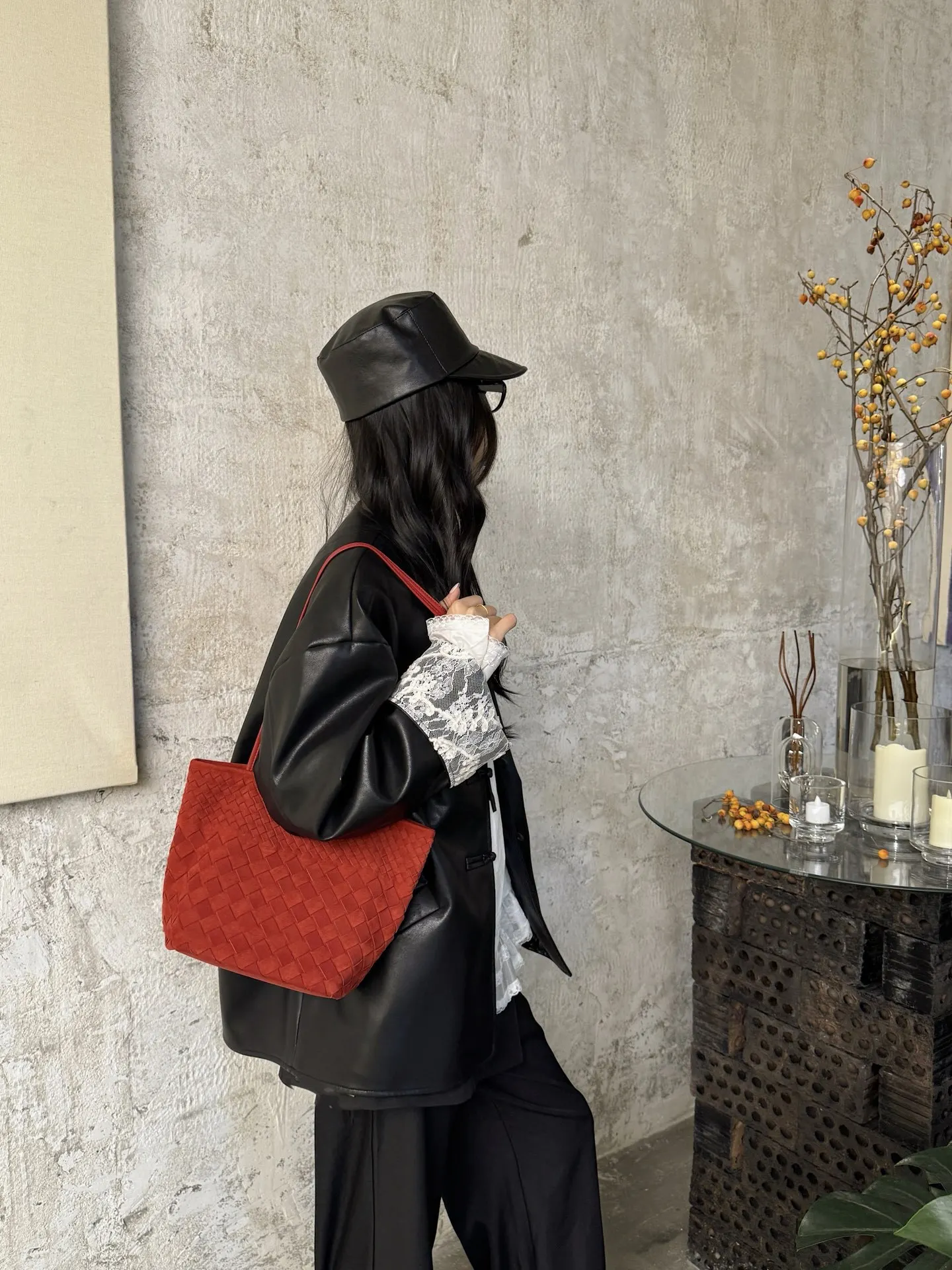 FIRMRANCH Роскошная элегантная бархатная красная классическая женская мини-сумка ручной работы на плечо из замши, модный универсальный кошелек
FIRMRANCH Роскошная элегантная бархатная красная классическая женская мини-сумка ручной работы на плечо из замши, модный универсальный кошелек