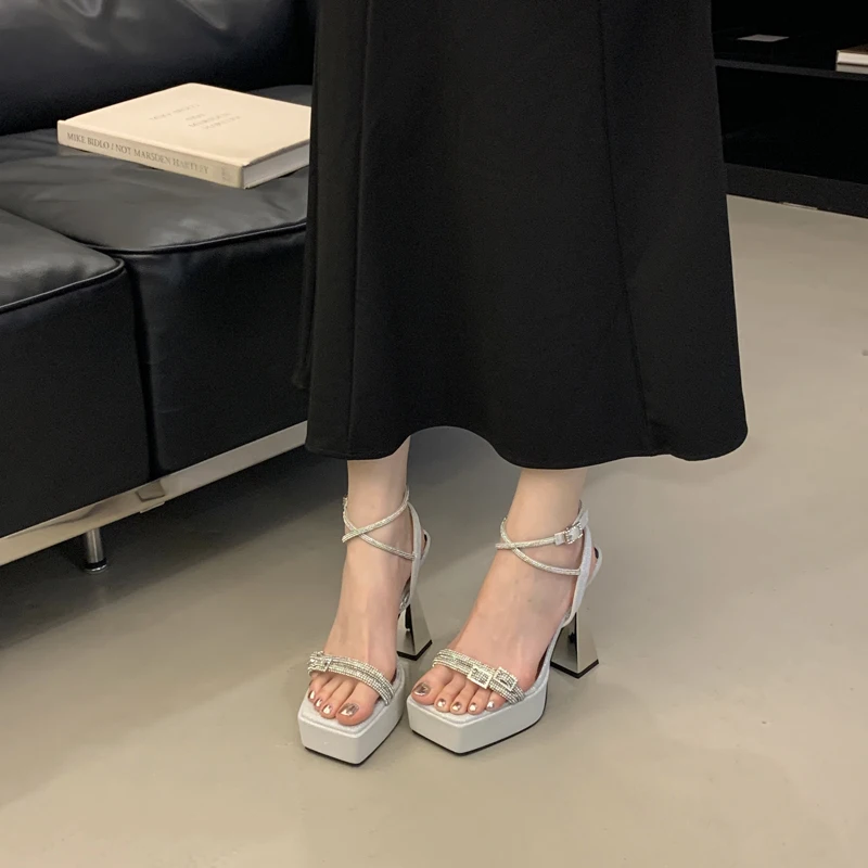 Black Heels Platform Sandals Woman Belt Buckle Chunky Shoes Summer Dress Fashion Sandals Silver 12CM Ladies Shoes Elegant
Black Heels Platform Sandals Woman Belt Buckle Chunky Shoes Summer Dress Fashion Sandals Silver 12CM Ladies Shoes Elegant