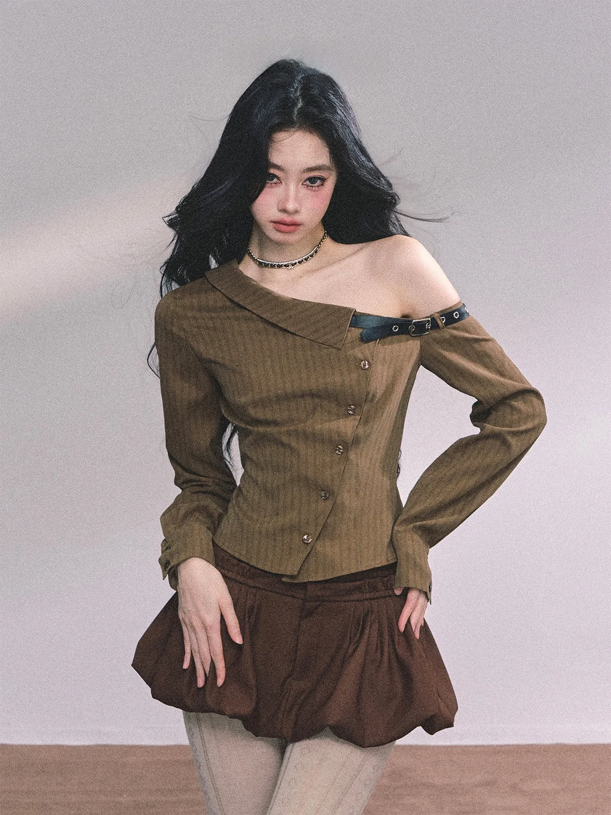 Slimming Striped Long Sleeve Shirt Women's Commute Style Fashionable Casual Polyester Shirt Shoulder Angle Design Autumn Top
Slimming Striped Long Sleeve Shirt Women's Commute Style Fashionable Casual Polyester Shirt Shoulder Angle Design Autumn Top