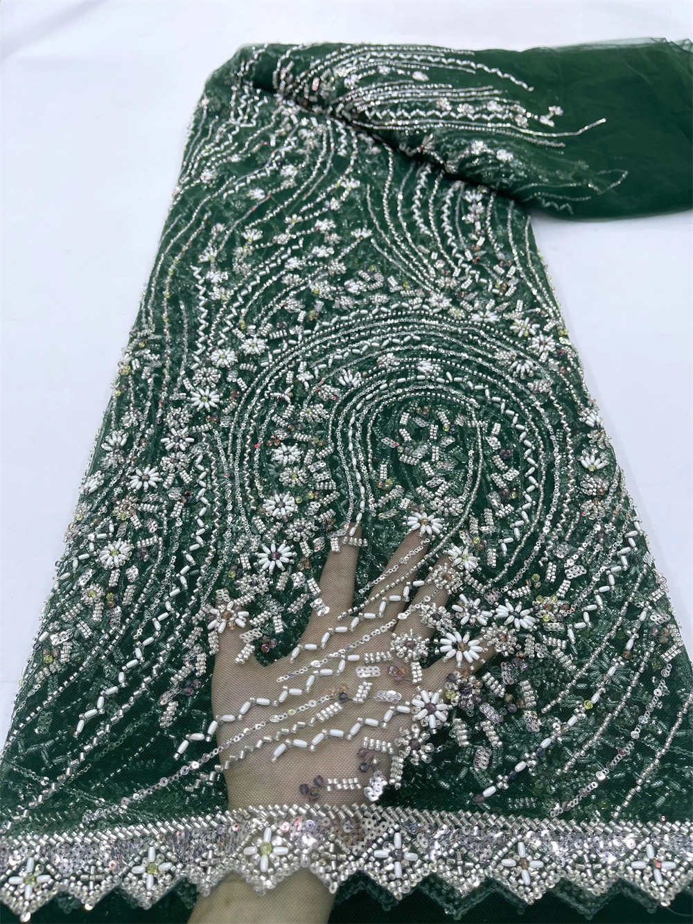 2024 African Nigerian Latest High Quality Lace Fabric With Sequins Tulle Sewing Guipure Embroidery Dresses Beads Stone 5yards
2024 African Nigerian Latest High Quality Lace Fabric With Sequins Tulle Sewing Guipure Embroidery Dresses Beads Stone 5yards