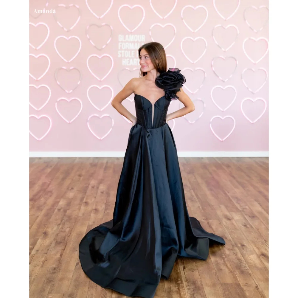 Amanda Customized Black 3D Flower Strapless Sleeveless Prom Dresses Satin Floor-Length vestidos de noche A-line Formal Evening
Amanda Customized Black 3D Flower Strapless Sleeveless Prom Dresses Satin Floor-Length vestidos de noche A-line Formal Evening