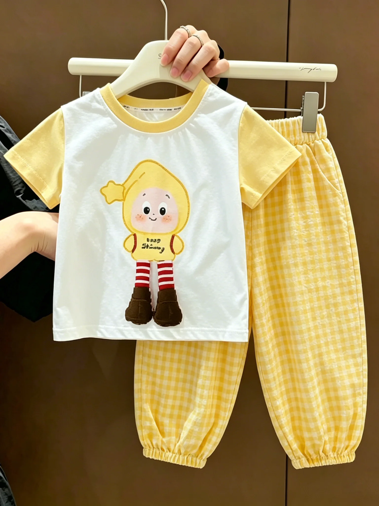 Summer Set 2026 New Children Loose Short Sleeve Star Man Fashion Print T Three Dimensional Small Foot Trendy Children's Set
Summer Set 2026 New Children Loose Short Sleeve Star Man Fashion Print T Three Dimensional Small Foot Trendy Children's Set
