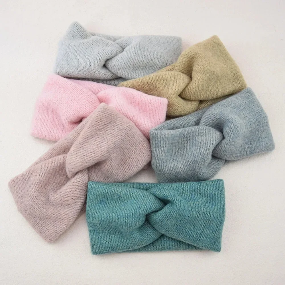 Fashion Warm Knit Wide Head Bands Cashmere Cross Elastic Headbands for Women Turban Headscarf Winter Warm Headwrap Hair Bandage
Fashion Warm Knit Wide Head Bands Cashmere Cross Elastic Headbands for Women Turban Headscarf Winter Warm Headwrap Hair Bandage