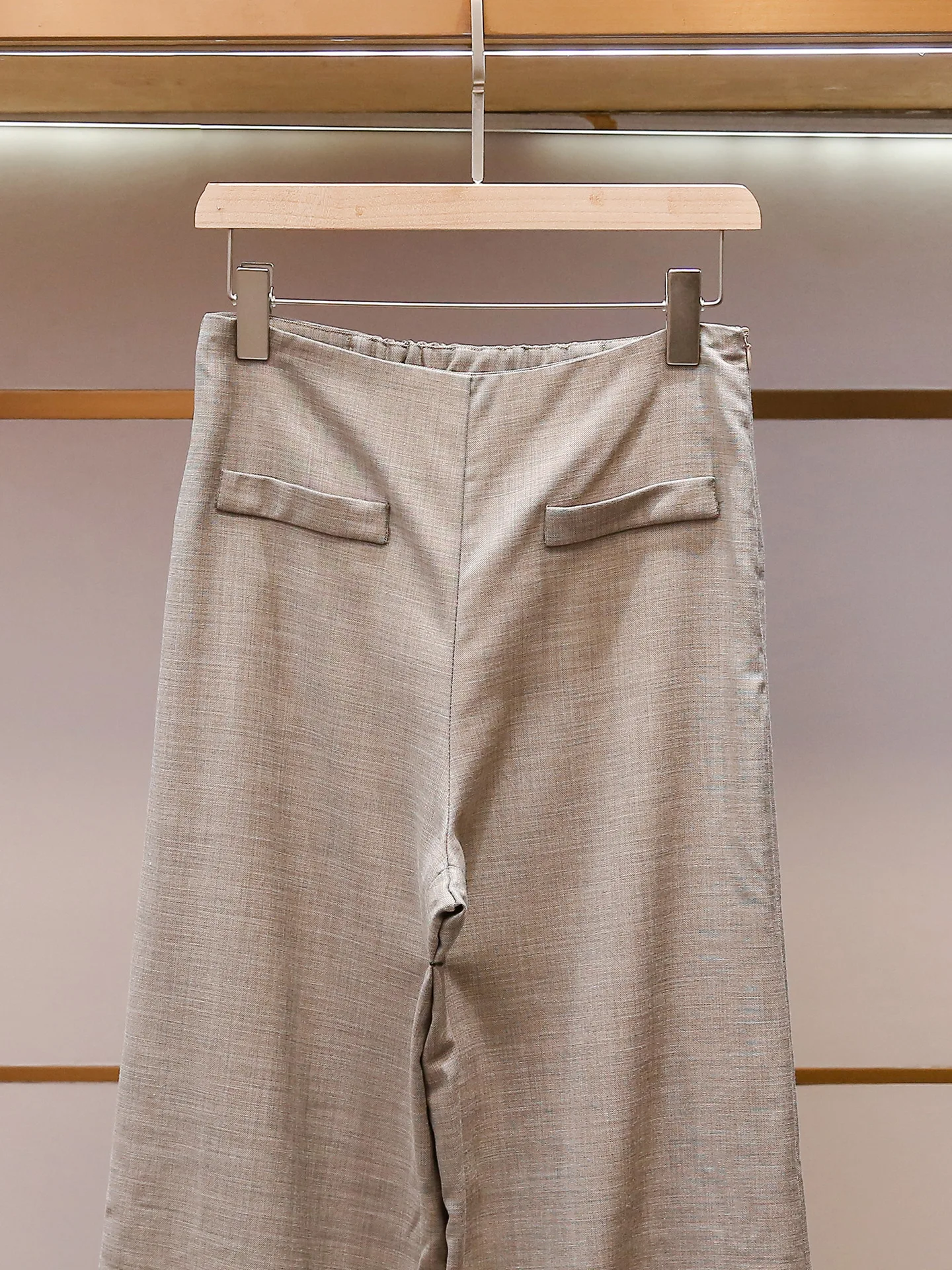 Spring/Summer Women High Waist Solid Wide Leg Pants Pocket Zipper Minimalist Loose Casual Fashion Straight Trousers
Spring/Summer Women High Waist Solid Wide Leg Pants Pocket Zipper Minimalist Loose Casual Fashion Straight Trousers