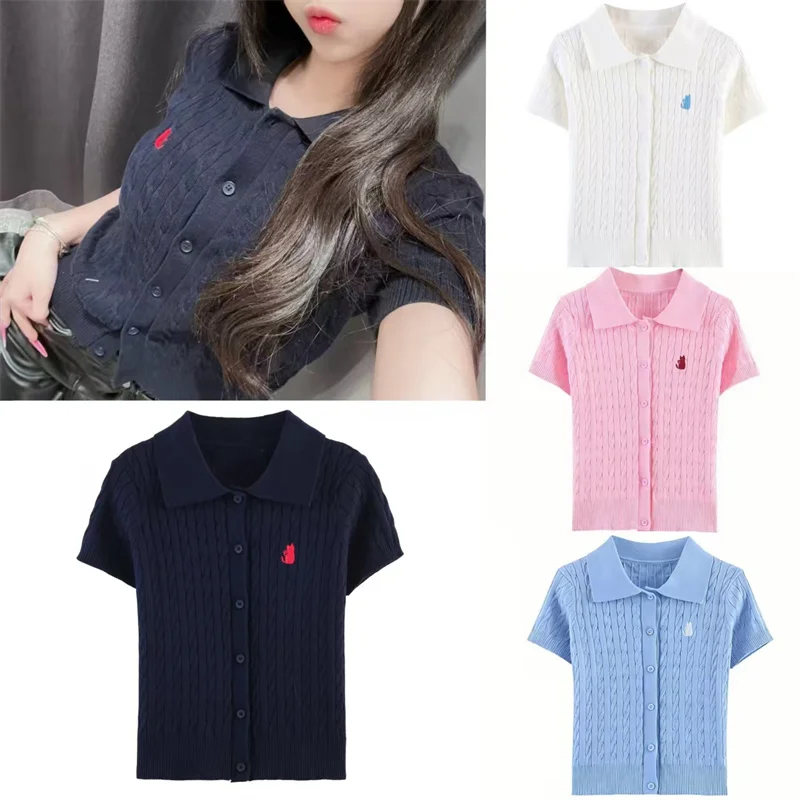 Women's Top 2026 Spring New Style Solid Color Short Sleeve Turn-down Collar Embroidery Decor Slim Knit Cardigan Casual Fashion
Women's Top 2026 Spring New Style Solid Color Short Sleeve Turn-down Collar Embroidery Decor Slim Knit Cardigan Casual Fashion