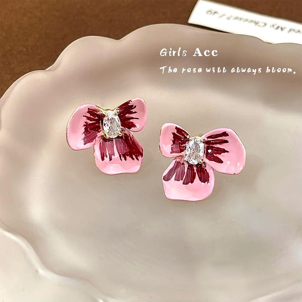 Hand-Painted Oil Drop Flower Earrings Vintage Gradient Petal Zircon Ear Studs for Women Silver Needle Retro Art Ear Jewelry
Hand-Painted Oil Drop Flower Earrings Vintage Gradient Petal Zircon Ear Studs for Women Silver Needle Retro Art Ear Jewelry