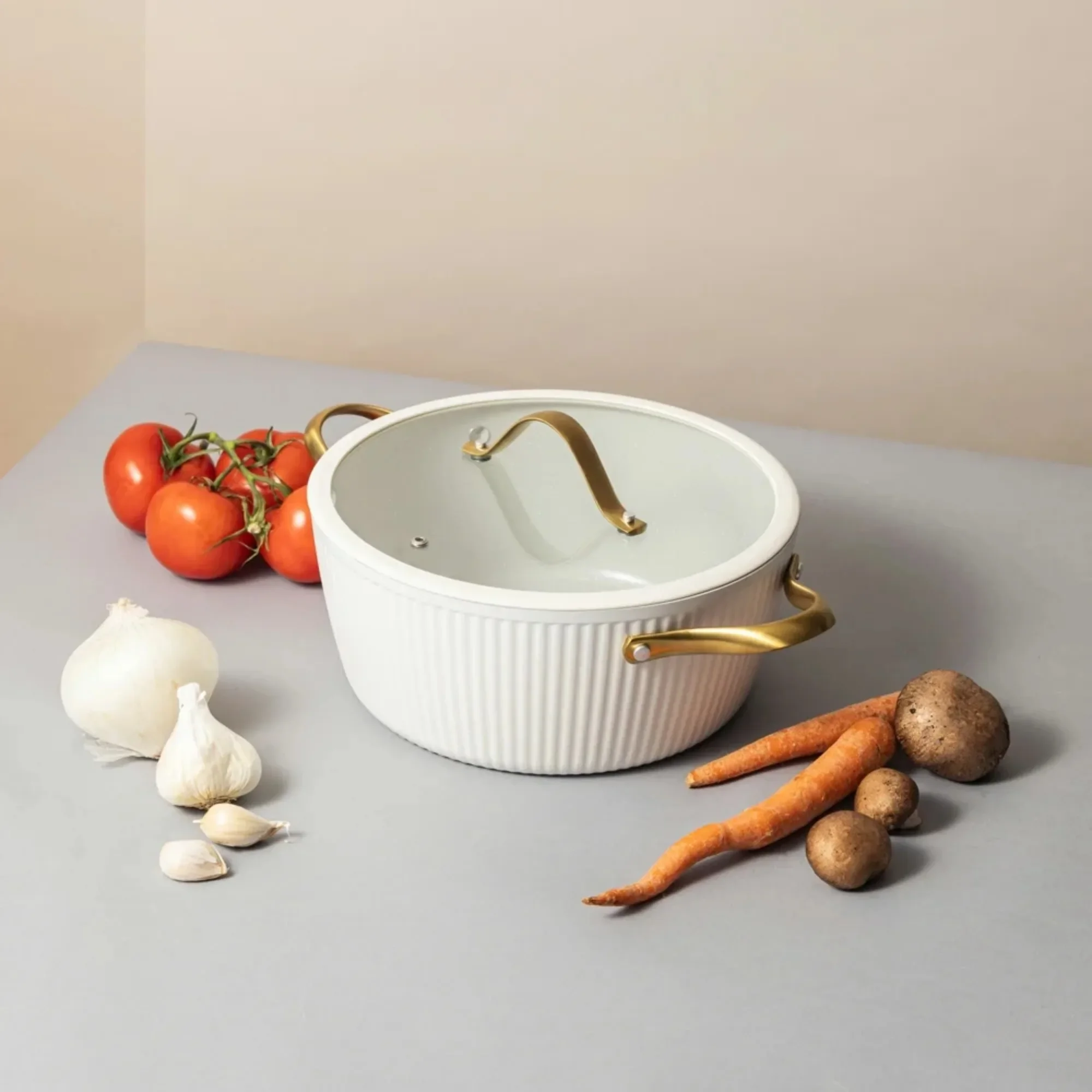 5,5 QT голландская духовка с антипригарным покрытием - белая
5,5 QT голландская духовка с антипригарным покрытием - белая