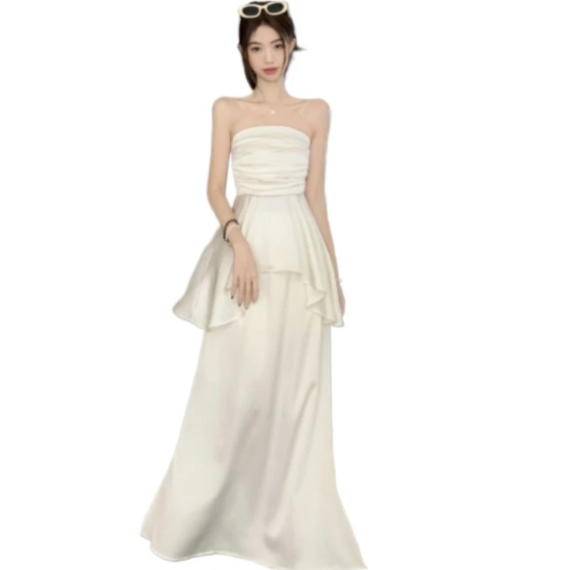French Fashion Set Irregular Waist Tube Top Women's 2026 Summer Solid Color Thin Skirt Two-piece Set Temperament Commuting Sets
French Fashion Set Irregular Waist Tube Top Women's 2026 Summer Solid Color Thin Skirt Two-piece Set Temperament Commuting Sets