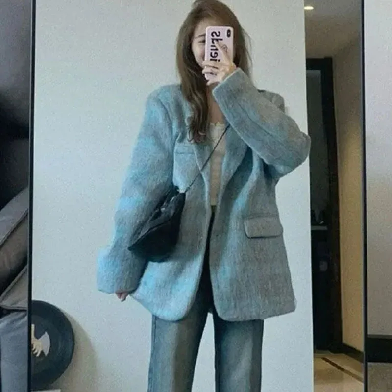 Осень-зима женский повседневный клетчатый шерстяной пиджак женский с длинными рукавами верхняя одежда корейское женственное шерстяное пальто с цветными блоками
Осень-зима женский повседневный клетчатый шерстяной пиджак женский с длинными рукавами верхняя одежда корейское женственное шерстяное пальто с цветными блоками