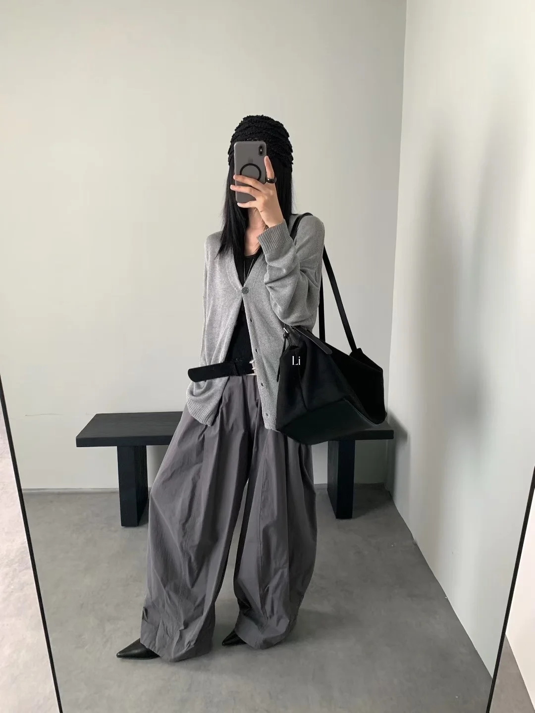 Корейский японский вязаный открытый кардиган с v-образным вырезом, высококачественный утягивающий драпированный топ с запахом на плечах, верхняя одежда, осеннее новое поступление
Корейский японский вязаный открытый кардиган с v-образным вырезом, высококачественный утягивающий драпированный топ с запахом на плечах, верхняя одежда, осеннее новое поступление