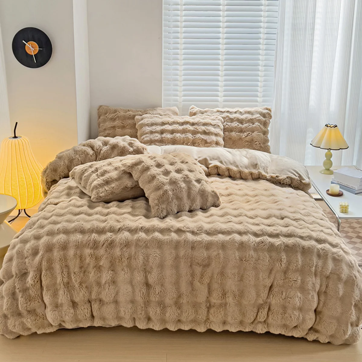 4PCS Solid Color Rabbit Fur Duvet Cover Set Soft Cozy Warm Fleece Plush Reversible Fur Bed Set with Zipper Closure for Winter
4PCS Solid Color Rabbit Fur Duvet Cover Set Soft Cozy Warm Fleece Plush Reversible Fur Bed Set with Zipper Closure for Winter