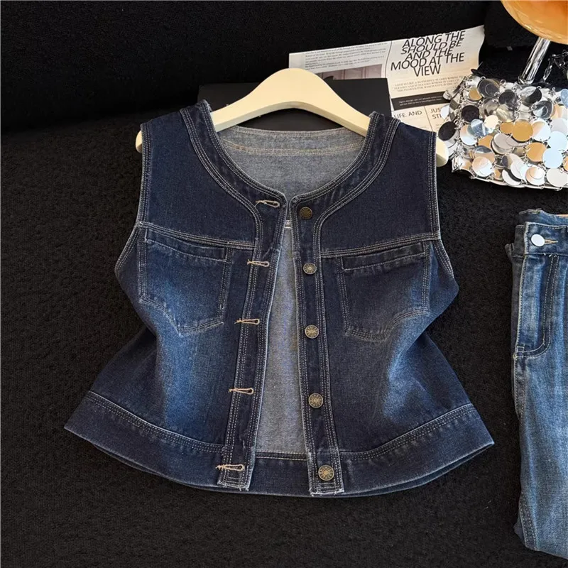 Spring Summer New Women Dark Blue Thin Short Denim Vest Korean Round Neck Single-Breasted Long Sleeve Female Cowboy Waistcoat
Spring Summer New Women Dark Blue Thin Short Denim Vest Korean Round Neck Single-Breasted Long Sleeve Female Cowboy Waistcoat