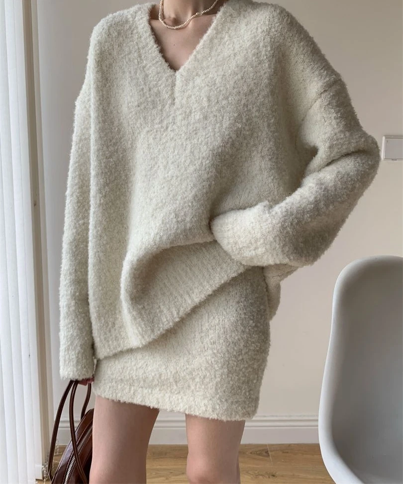 2025 Winter Knitted Set V-neck Hairy Thick Warm Sweater Short Skirt New Set 
2025 Winter Knitted Set V-neck Hairy Thick Warm Sweater Short Skirt New Set