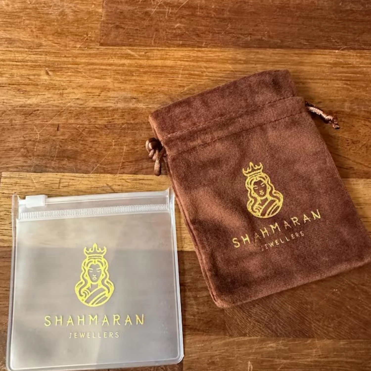 20 шт. коробка для упаковки ювелирных изделий и набор мешочек, коробки и мешочки для ювелирных изделий на заказ с логотипом оптом
20 шт. коробка для упаковки ювелирных изделий и набор мешочек, коробки и мешочки для ювелирных изделий на заказ с логотипом оптом