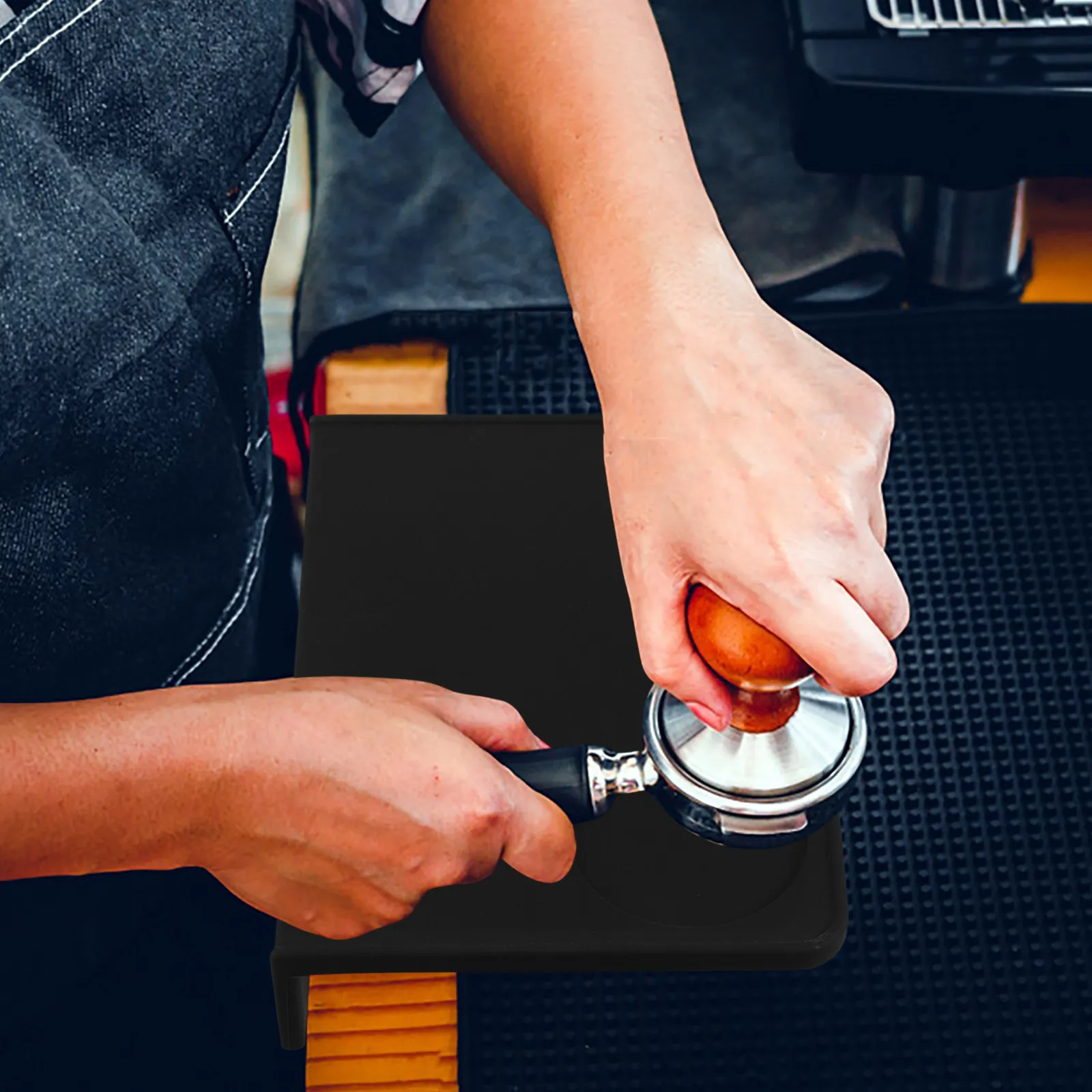 Black Corner Silicone Coffee Tamping Mat Non Slip Thick Pad for Espresso Machine Station Countertop Kitchen Espresso Pad
Black Corner Silicone Coffee Tamping Mat Non Slip Thick Pad for Espresso Machine Station Countertop Kitchen Espresso Pad