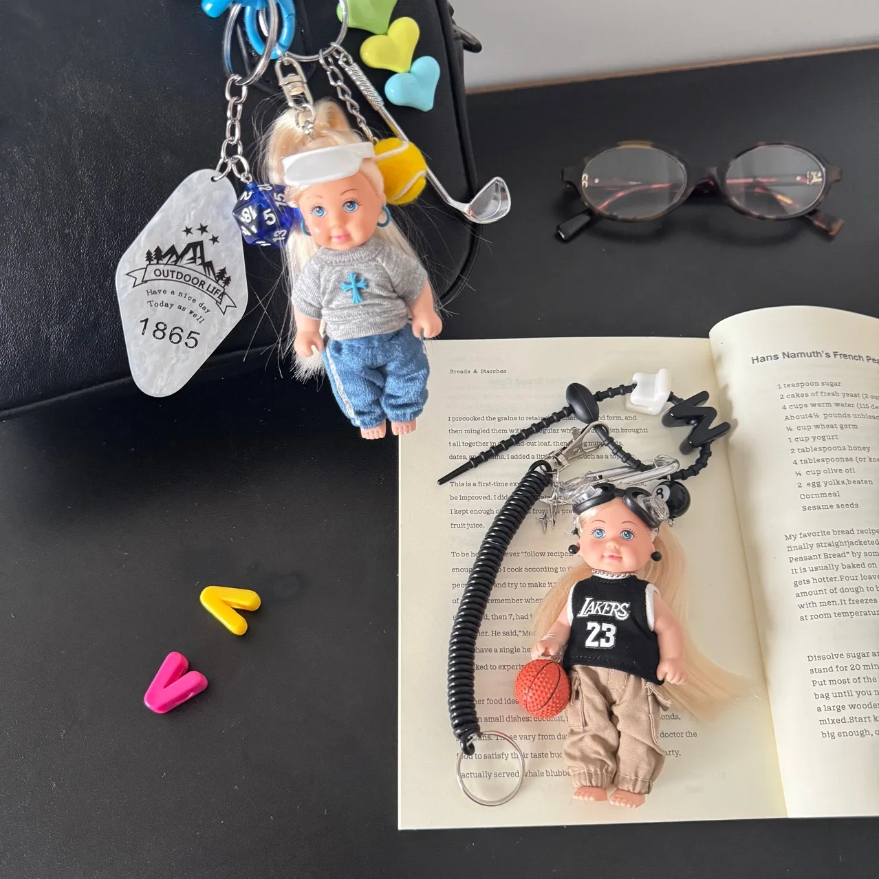 New Light Luxury Sports Style Cute Vinyl Creative Medieval Cute Doll Extremely Fashionable Bag Pendant Keychain Accessories
New Light Luxury Sports Style Cute Vinyl Creative Medieval Cute Doll Extremely Fashionable Bag Pendant Keychain Accessories