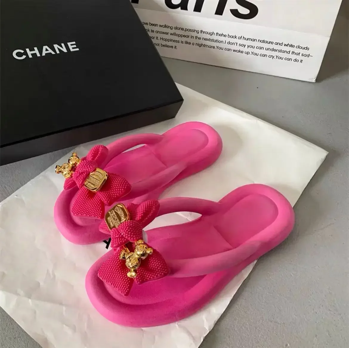 Women's Summer Slippers Cute Bow Shaped Flip Flops Women's Platform Outdoor Fashionable Beach Sandals
Women's Summer Slippers Cute Bow Shaped Flip Flops Women's Platform Outdoor Fashionable Beach Sandals
