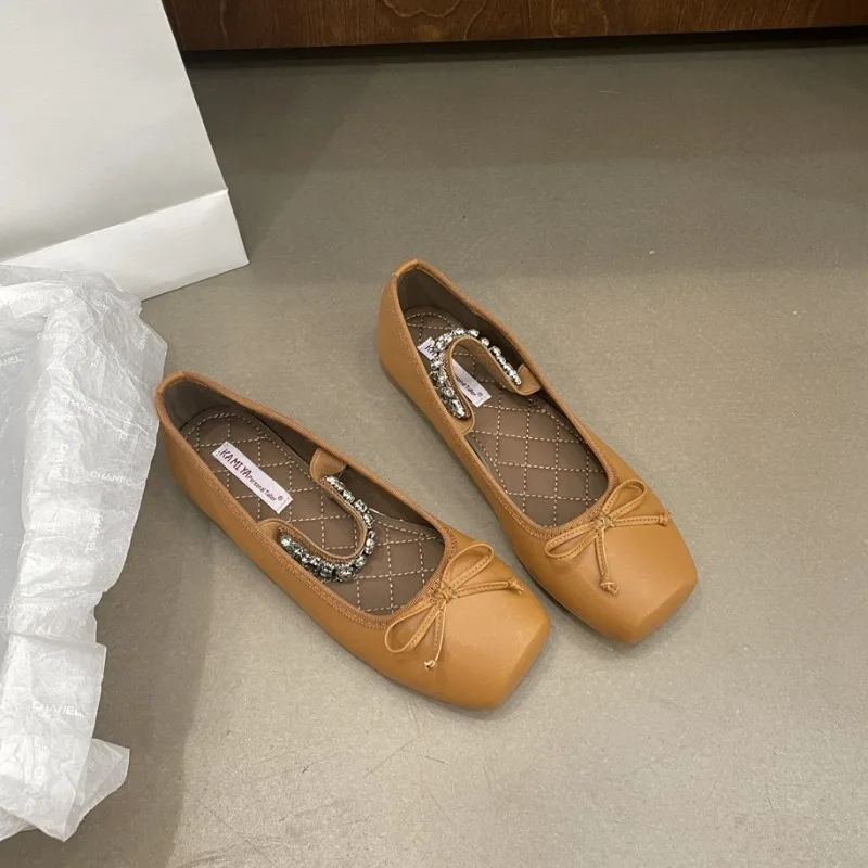Metal Rhinestone Chain Ballet Flat Shoes Square Bow Single Shoes French Mary Jane Silver Shiny Leather Woman Flat Sandals 35-40
Metal Rhinestone Chain Ballet Flat Shoes Square Bow Single Shoes French Mary Jane Silver Shiny Leather Woman Flat Sandals 35-40