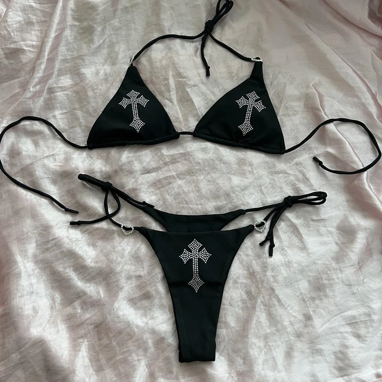 Y2K Sexy Rhinestone Cross Bikini Kawaii Bikini Gothic Bikini Swimsuit Goth Bathing Suit Summer Holiday Beachwear Bra Brief Sets
Y2K Sexy Rhinestone Cross Bikini Kawaii Bikini Gothic Bikini Swimsuit Goth Bathing Suit Summer Holiday Beachwear Bra Brief Sets