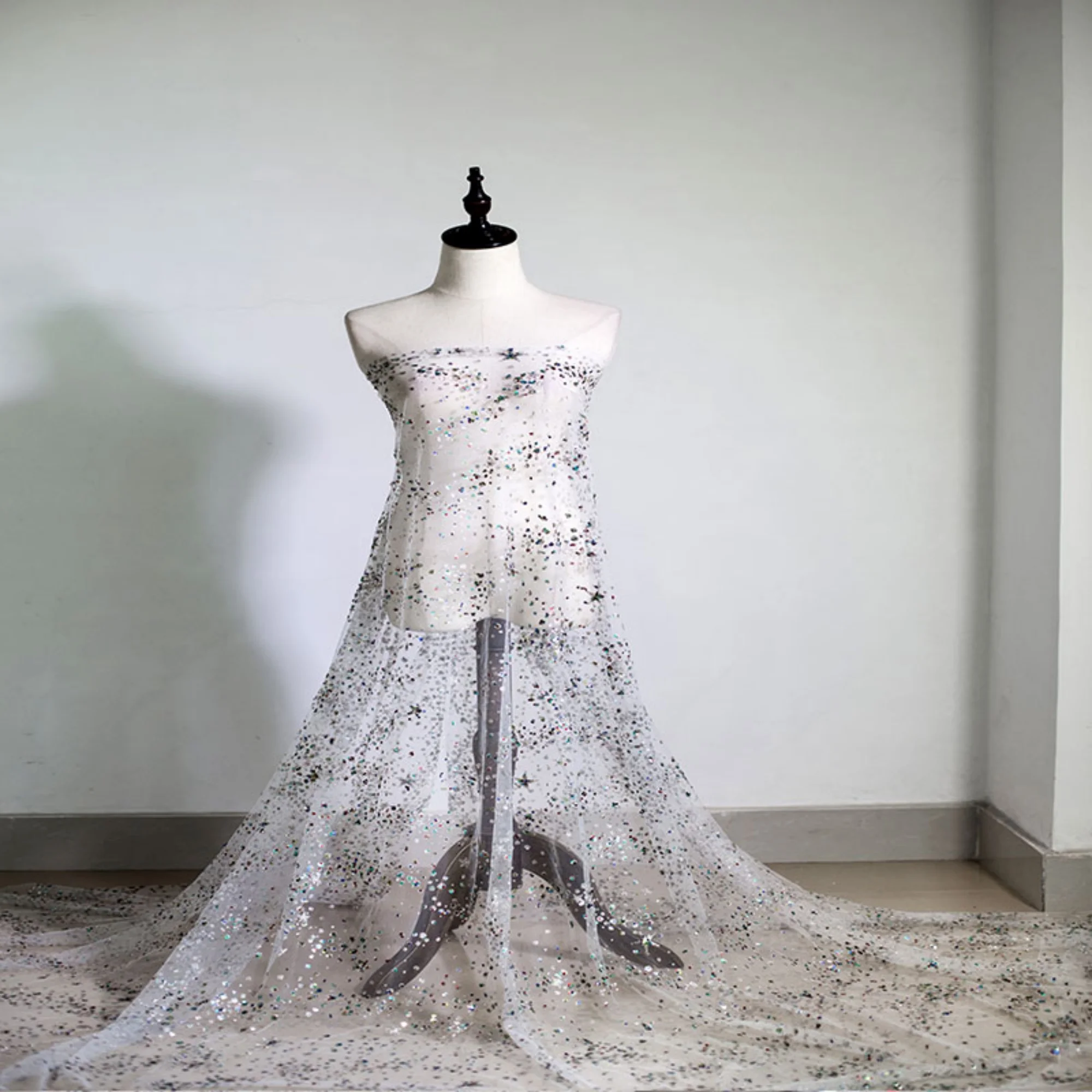 Кружевная ткань шириной 0,5 метра 64,96 дюйма, красочное кружево, волшебная кружевная ткань с блестками, кружево для платья своими руками
Кружевная ткань шириной 0,5 метра 64,96 дюйма, красочное кружево, волшебная кружевная ткань с блестками, кружево для платья своими руками