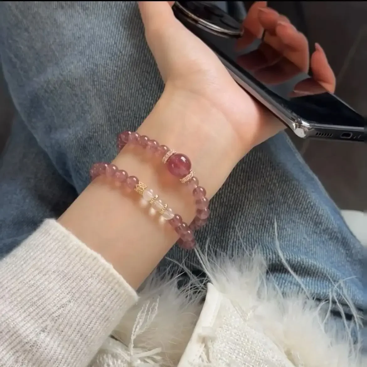 Natural Strawberry Crystal Multi-layer Bracelet Women's Pink Crystal Girlfriend Hand String High-end All-match Bracelet Simple
Natural Strawberry Crystal Multi-layer Bracelet Women's Pink Crystal Girlfriend Hand String High-end All-match Bracelet Simple
