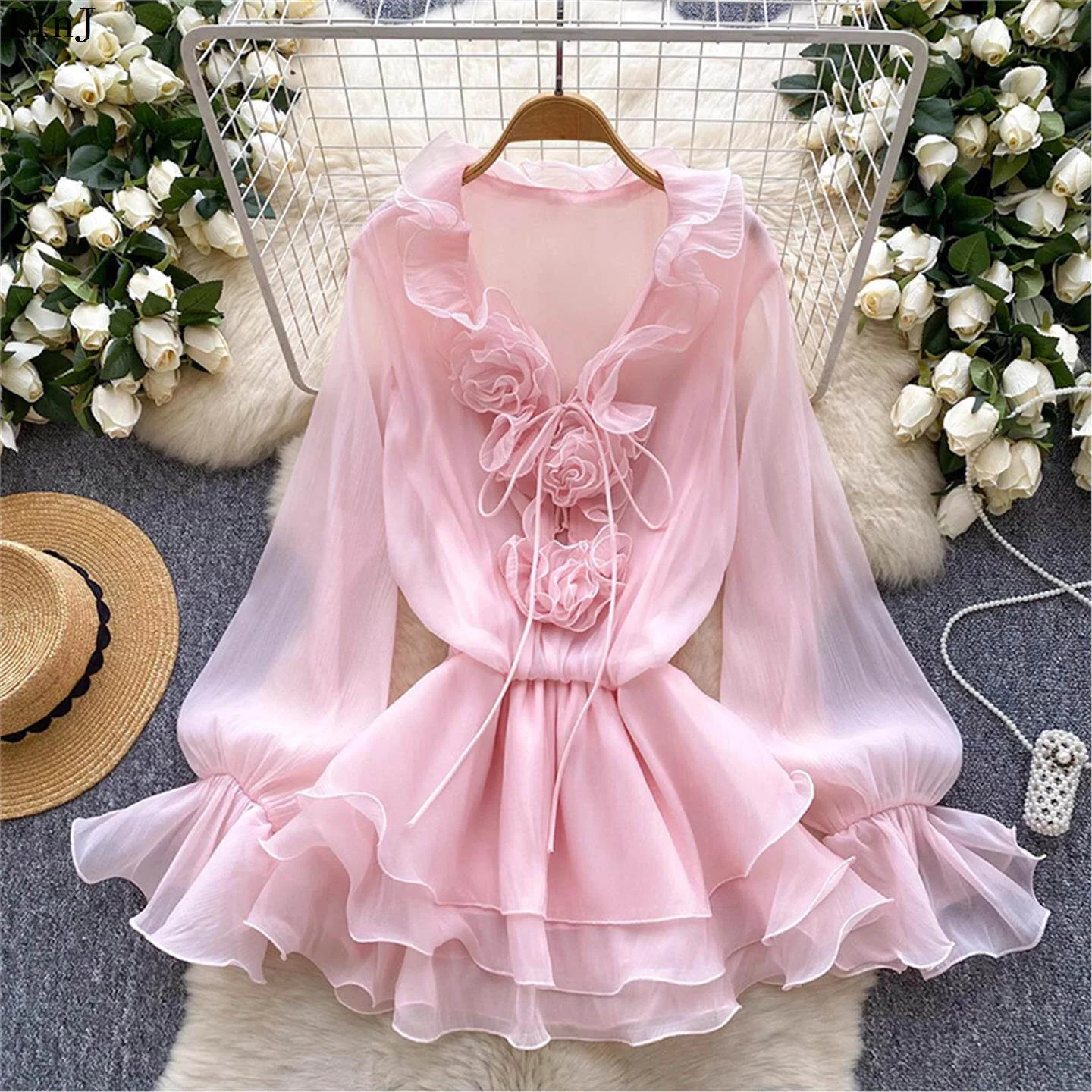 Fairy Skirt Women's Waist-Cinching Floral Detail Dress Casual Long Sleeve Autumn Winter Fashion Set Three-piece Suit European...
Fairy Skirt Women's Waist-Cinching Floral Detail Dress Casual Long Sleeve Autumn Winter Fashion Set Three-piece Suit European...