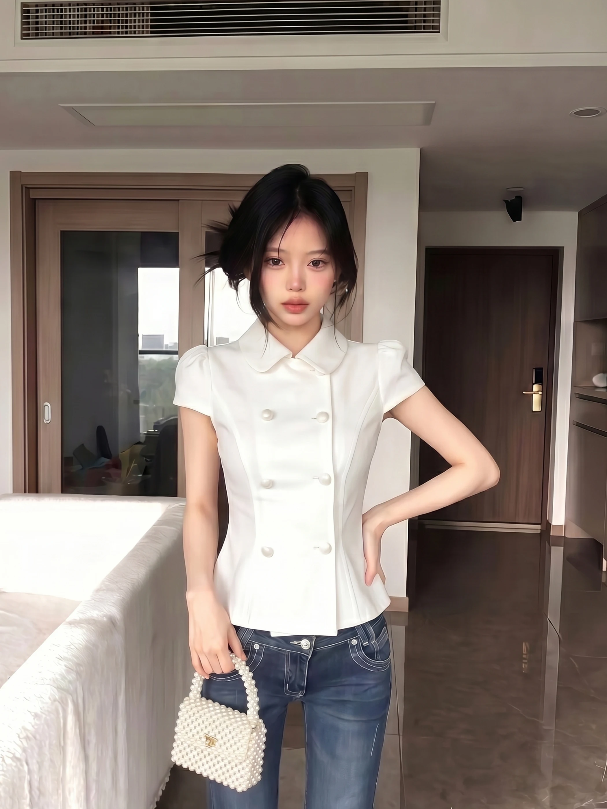 Elegant Short Sleeve White Shirt Women's New Style Doll Collar Double Button Waist Cinching Slimming Short Length Top
Elegant Short Sleeve White Shirt Women's New Style Doll Collar Double Button Waist Cinching Slimming Short Length Top