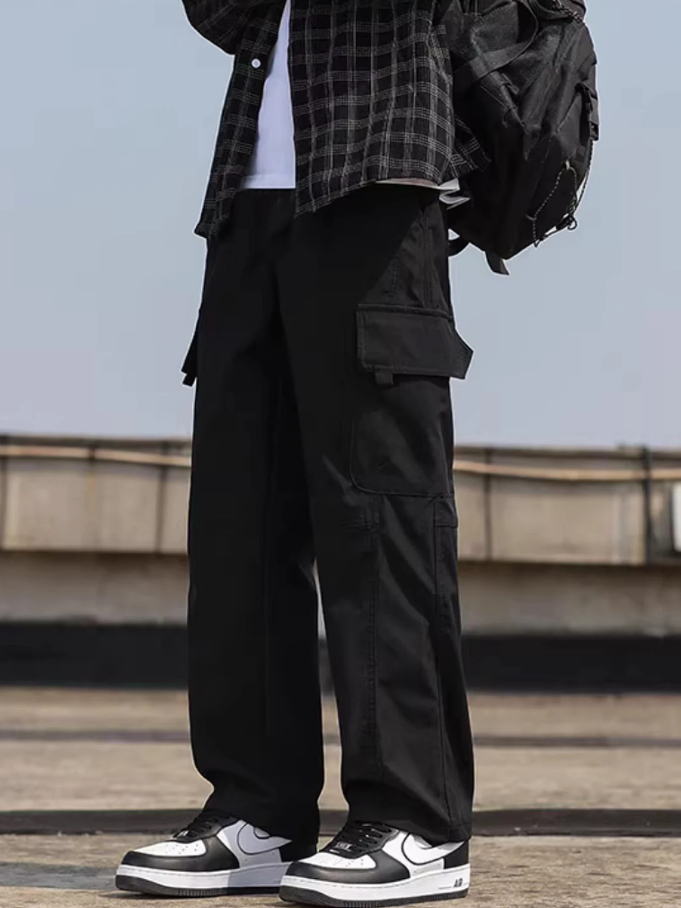 Mens Spring Pocket Overalls New Japanese Trousers Trendy Splicing Design Outdoor Loose Casual Pants Big Size Oversized Trousers
Mens Spring Pocket Overalls New Japanese Trousers Trendy Splicing Design Outdoor Loose Casual Pants Big Size Oversized Trousers