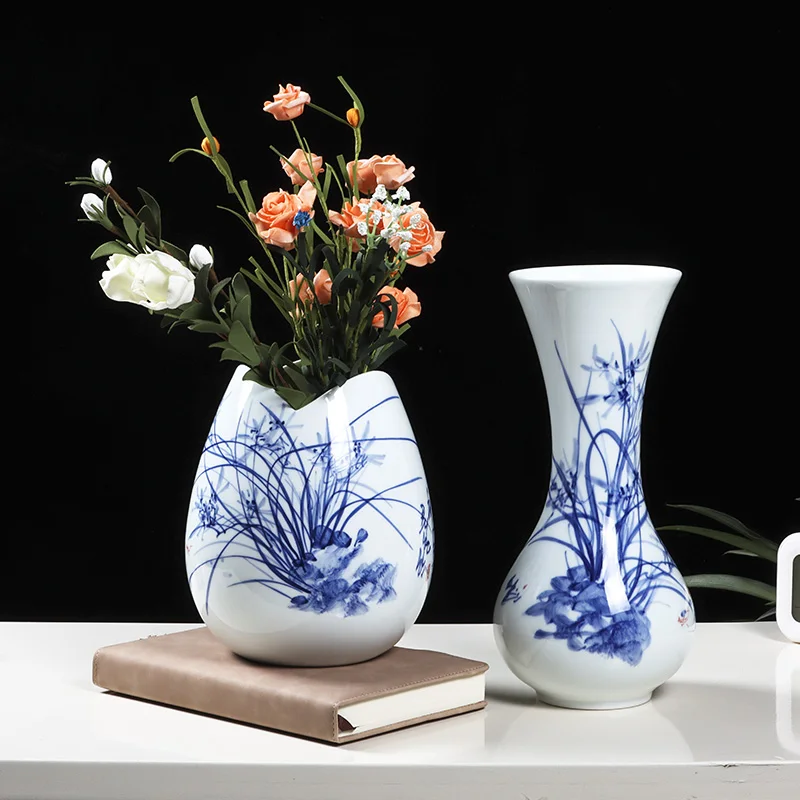 Hand-Painted Blue And White Cerc Flower Vase Small Home Decorations Living Room Wine Cabinet Hydroponic Soft Decoration Or...
Hand-Painted Blue And White Cerc Flower Vase Small Home Decorations Living Room Wine Cabinet Hydroponic Soft Decoration Or...