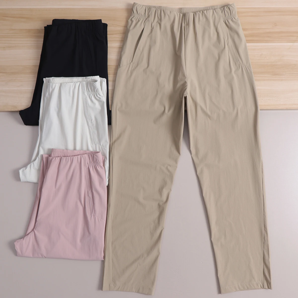 Quick Dry Breathable Outdoor Hiking Sports Casual Pants Men's Straight Leg Nylon Fabric 3D Tailoring Cool Sensation Micro-Por...
Quick Dry Breathable Outdoor Hiking Sports Casual Pants Men's Straight Leg Nylon Fabric 3D Tailoring Cool Sensation Micro-Por...