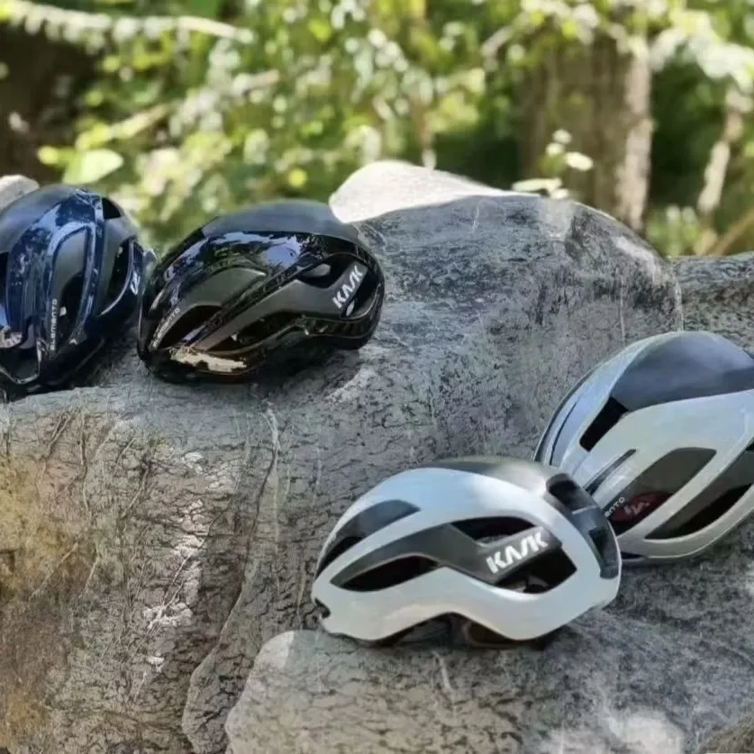 New Aerodynamic One-Piece Road & Mountain Bike Helmet with Sun Protection
New Aerodynamic One-Piece Road & Mountain Bike Helmet with Sun Protection