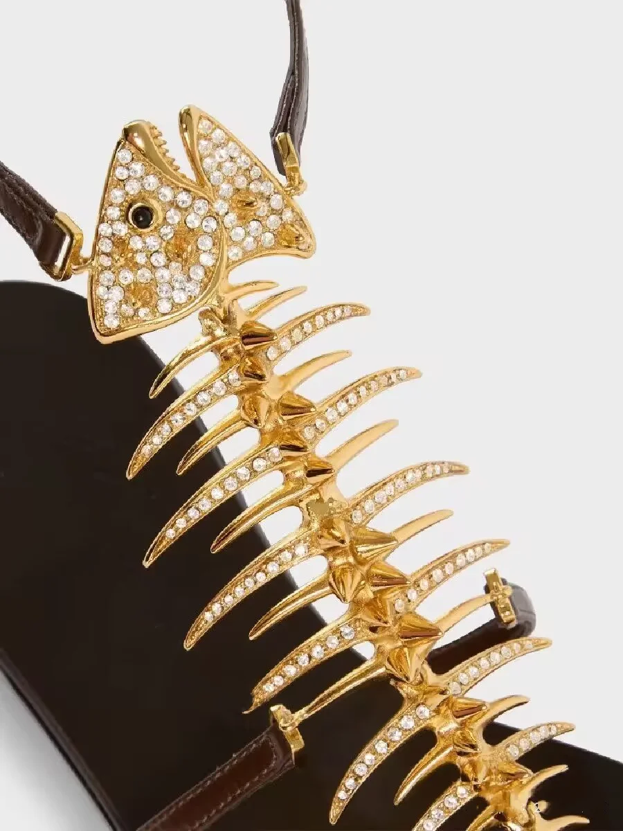 Bling Rhinestone Gold Fish Bone Pointed Toe Summer Women Sandals Flower High Heels Buckle Strap Design La
Bling Rhinestone Gold Fish Bone Pointed Toe Summer Women Sandals Flower High Heels Buckle Strap Design La