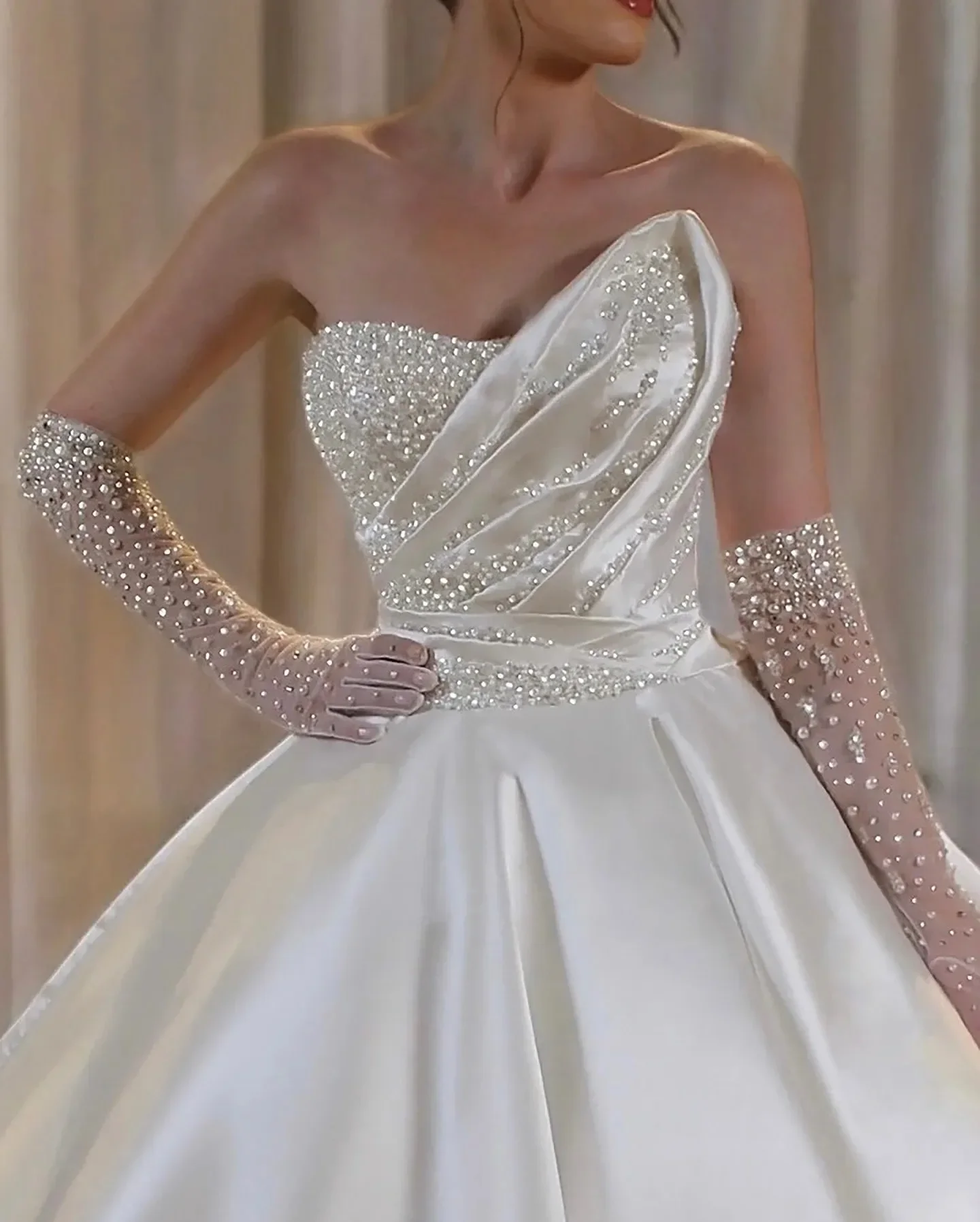 Classic Satin Wedding Dress 2026 Strapless Pearls Beads Pleats A-line Sweep Train Bridal Gowns Bride Dresses Vestidos De Noiva
Classic Satin Wedding Dress 2026 Strapless Pearls Beads Pleats A-line Sweep Train Bridal Gowns Bride Dresses Vestidos De Noiva