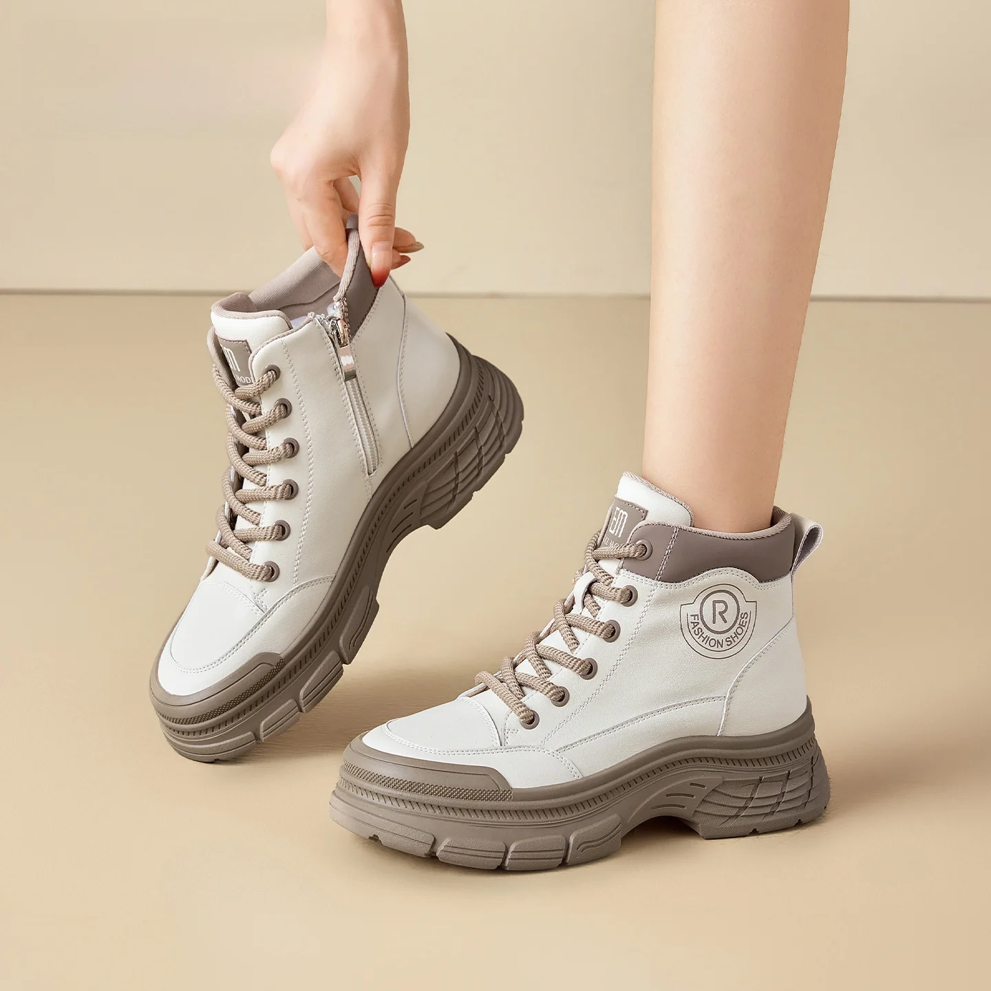 Exull Women's Boots British Style High Tops Thick Bottom Heightening Short Boots Casual Cross Buckle Winter Warm Booties
Exull Women's Boots British Style High Tops Thick Bottom Heightening Short Boots Casual Cross Buckle Winter Warm Booties