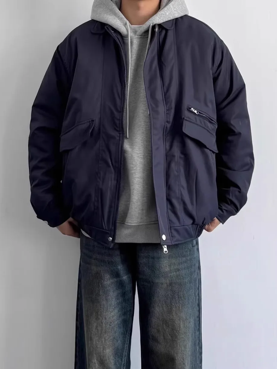 Мужская зимняя куртка в американском ретро-стиле, свободного кроя, повседневная, утепленная, теплая, хлопковая, пилотская, с наполнителем из полиэфирного волокна
Мужская зимняя куртка в американском ретро-стиле, свободного кроя, повседневная, утепленная, теплая, хлопковая, пилотская, с наполнителем из полиэфирного волокна