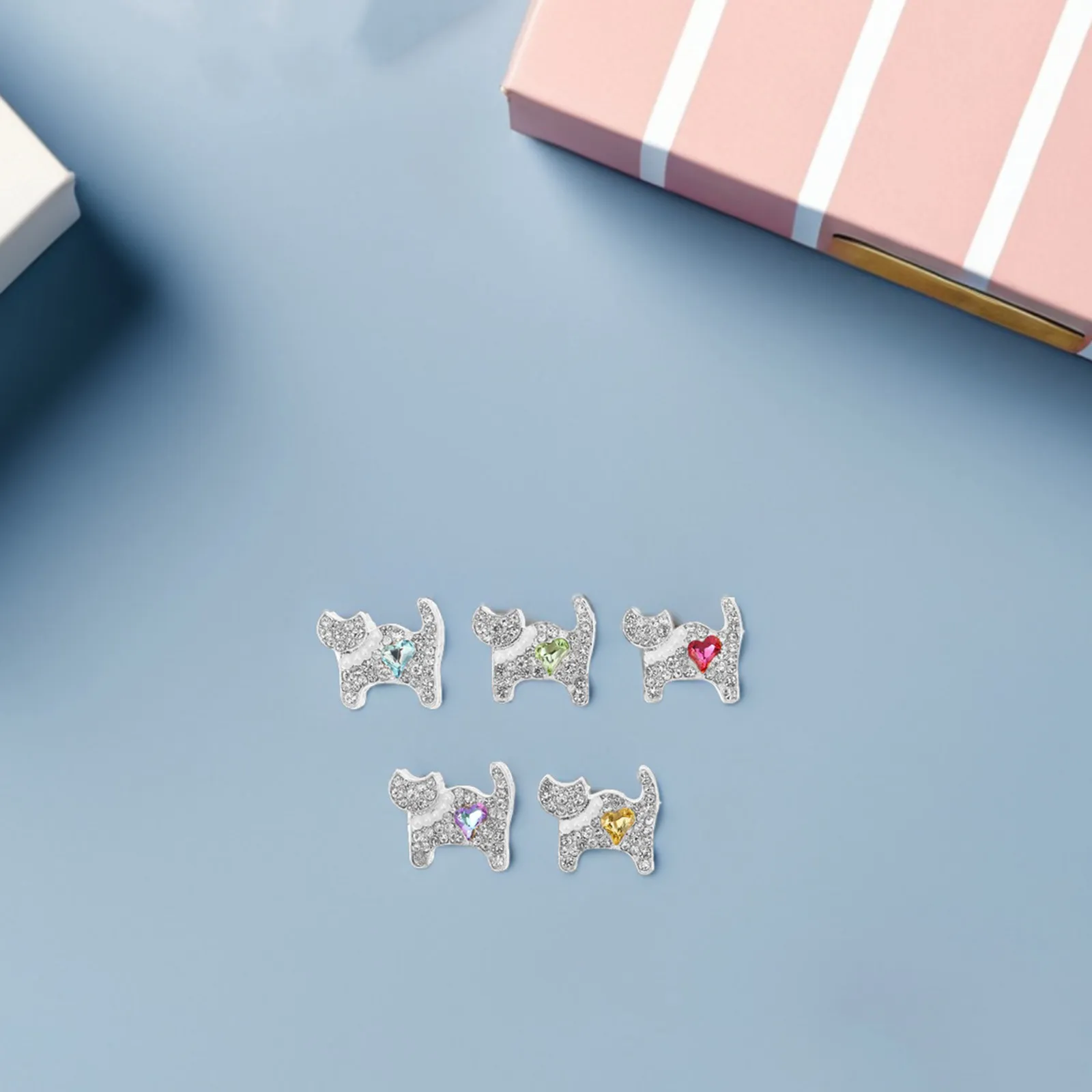 5Pcs Sparkling Rhinestone Cat Focal Beads Double-Sided Cute Alloy Animal Beads for DIY Jewelry Making Bracelets Necklaces Pens
5Pcs Sparkling Rhinestone Cat Focal Beads Double-Sided Cute Alloy Animal Beads for DIY Jewelry Making Bracelets Necklaces Pens