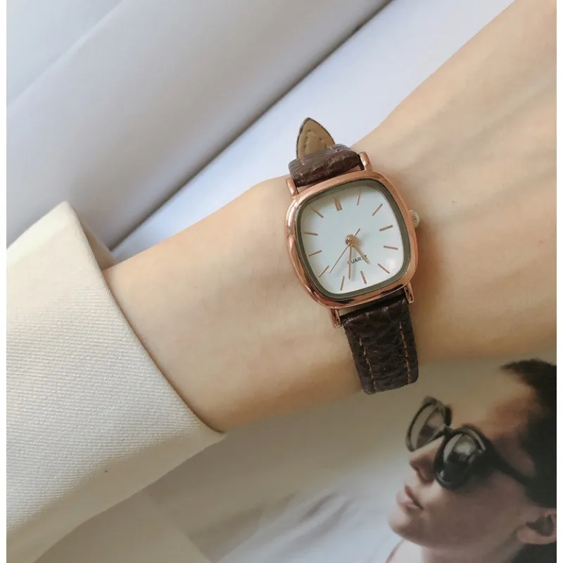 Women Quartz Watch Ladies Watch Vintage Square Dial Faux Leather Strap Lady Quartz Wrist Watch Casual Clock Wristwatches Reloj
Women Quartz Watch Ladies Watch Vintage Square Dial Faux Leather Strap Lady Quartz Wrist Watch Casual Clock Wristwatches Reloj