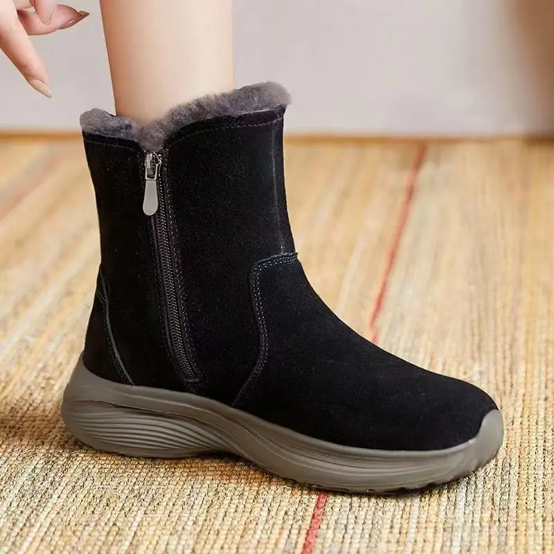 Winter New Women's Leather High Top Cotton Boots Soft Sole Non Slip Waterproof Plush Thickened Warm Zippers Snow Boots
Winter New Women's Leather High Top Cotton Boots Soft Sole Non Slip Waterproof Plush Thickened Warm Zippers Snow Boots