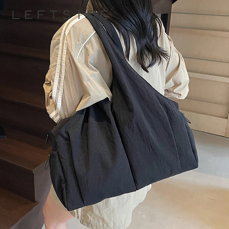 LEFTSIDE Cloth High Capacity Shoulder Bags for Women 2025 Y2K New Trend Female Design Simple Tote Bag Lady Handbags and Purses
LEFTSIDE Cloth High Capacity Shoulder Bags for Women 2025 Y2K New Trend Female Design Simple Tote Bag Lady Handbags and Purses