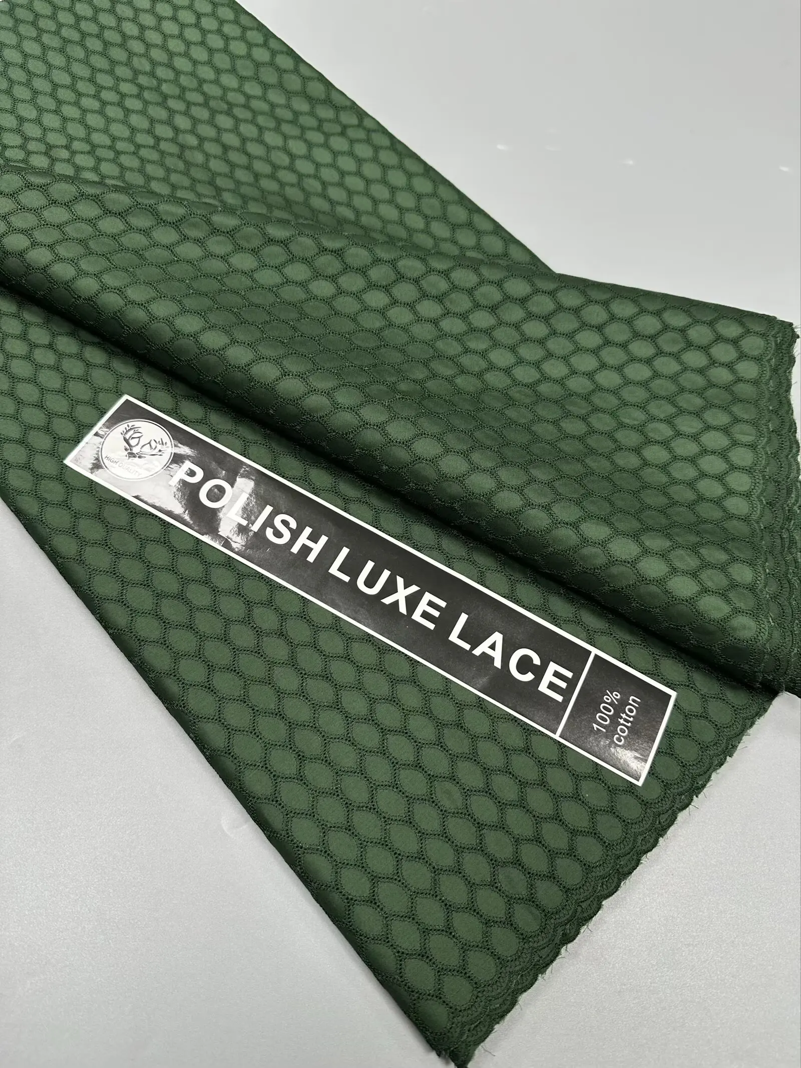 Green Luxury African Men /Women Satin 100% Cotton Lace Fabric 2025 Nigerian Polish Lace Fabric High Quality Embroidery Lace
Green Luxury African Men /Women Satin 100% Cotton Lace Fabric 2025 Nigerian Polish Lace Fabric High Quality Embroidery Lace