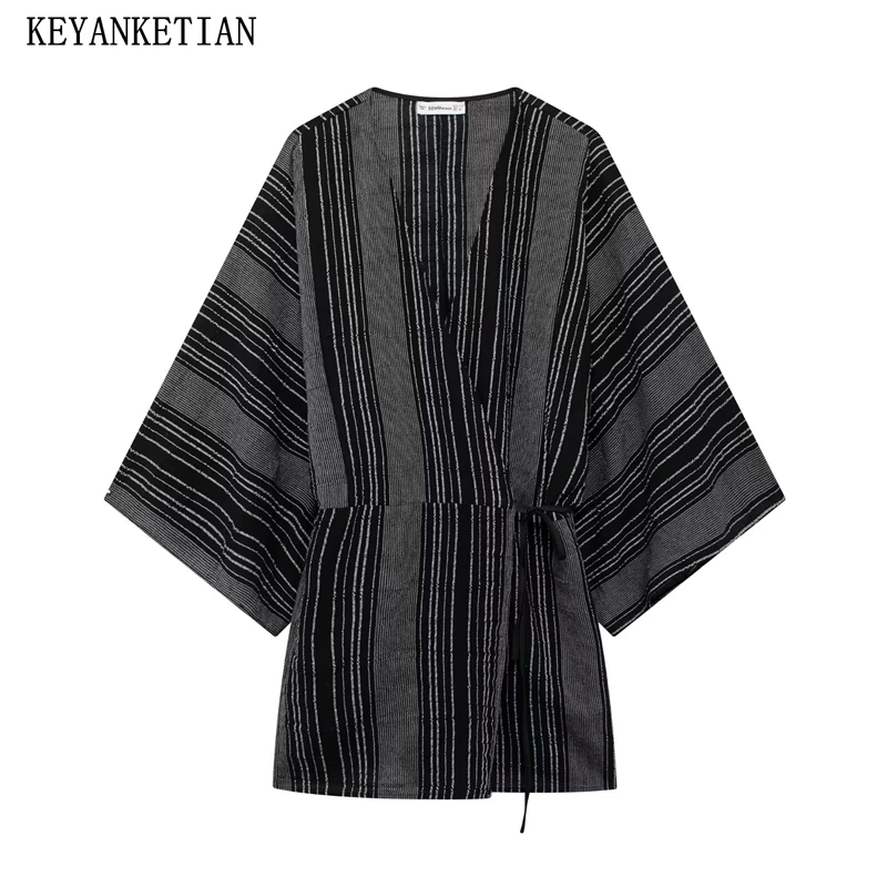 KEYANKETIAN 2025 Spring New Women Color Matching Striped Kimono Top Retro style Flare sleeve Bandage Mid-length Shirt Cardigans
KEYANKETIAN 2025 Spring New Women Color Matching Striped Kimono Top Retro style Flare sleeve Bandage Mid-length Shirt Cardigans