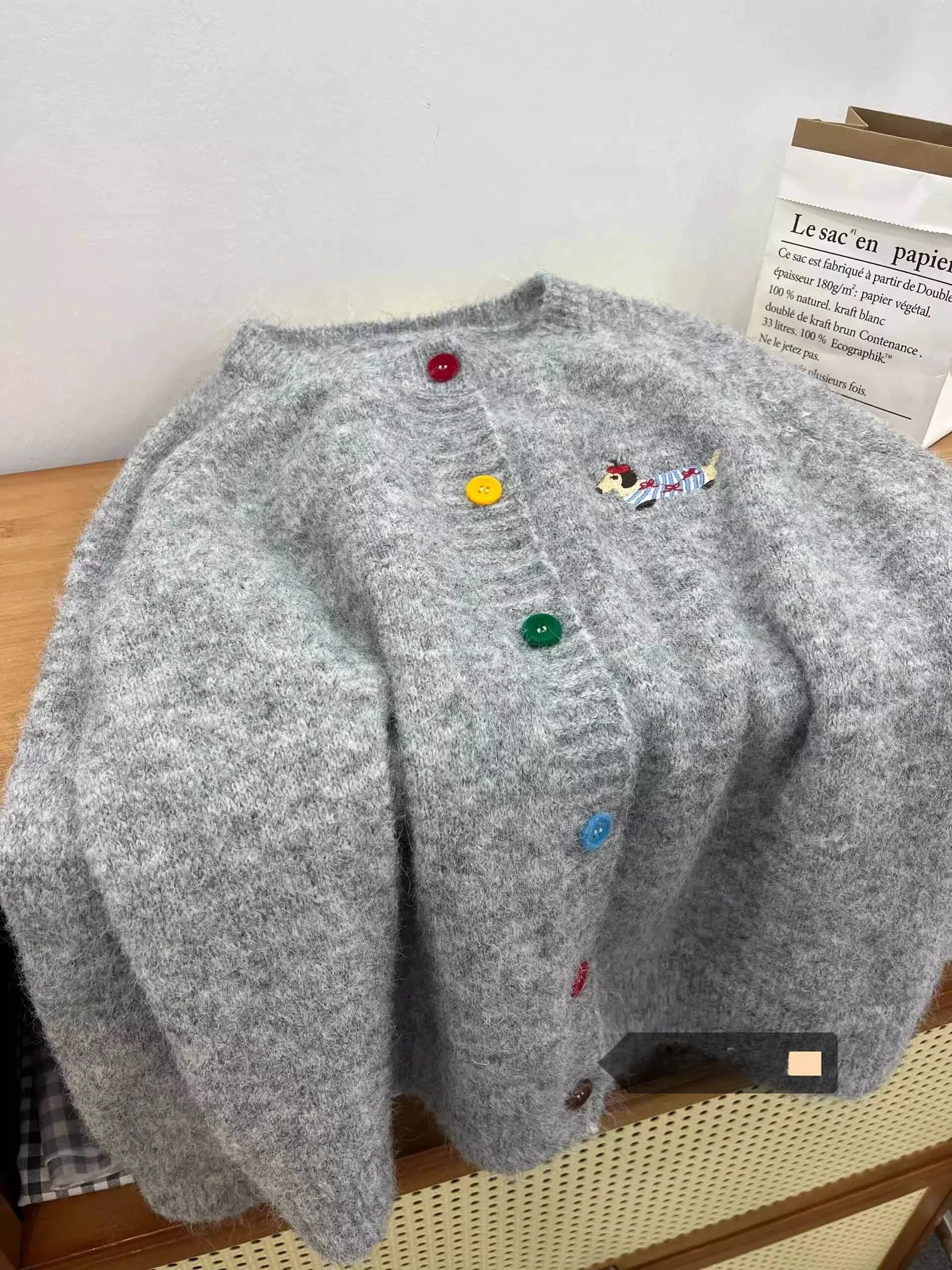 Spring Candy Colored Buttoned Women's Knitwear Cardigan with Embroidered Dog Soft Cozy Sweet American Retro Sle Long Sve...
Spring Candy Colored Buttoned Women's Knitwear Cardigan with Embroidered Dog Soft Cozy Sweet American Retro Sle Long Sve...