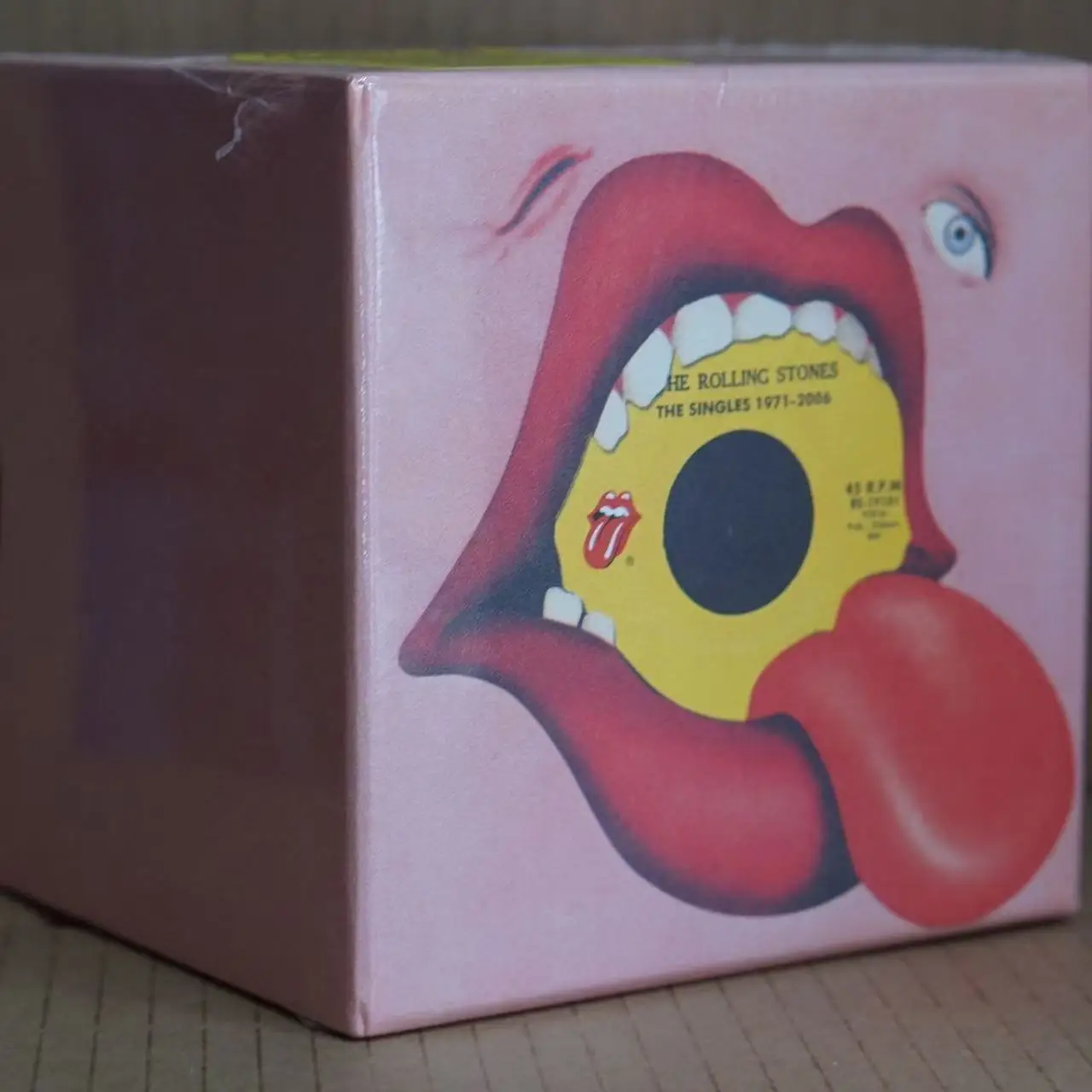 Inventory of 45 music albums by British rock bands, cosplay soundtrack boxes, music CDs, most popular 1971-2006 luxury albums
Inventory of 45 music albums by British rock bands, cosplay soundtrack boxes, music CDs, most popular 1971-2006 luxury albums