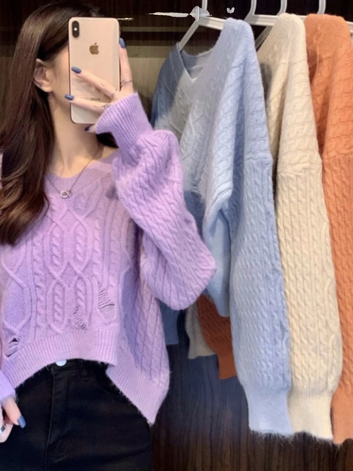 Loose Women's Knitted Sweater Cabled Hole V-Neck Short Base Layer Versatile Top College Style Straight Tube Commute Style
Loose Women's Knitted Sweater Cabled Hole V-Neck Short Base Layer Versatile Top College Style Straight Tube Commute Style
