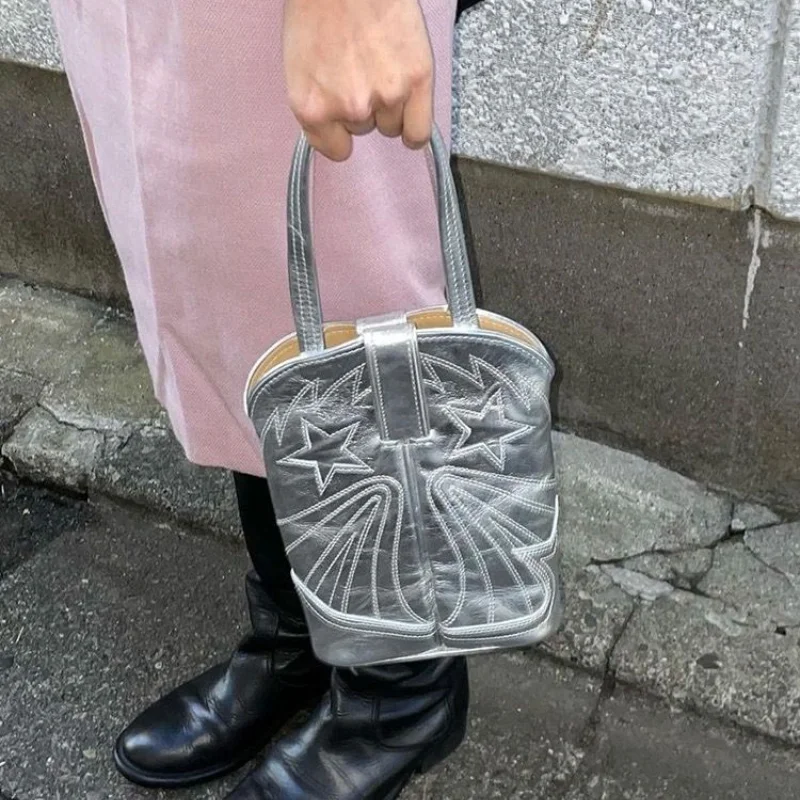 Women Y2k Shoulder Bag Designer Silver Handbag Fashion Original Star Embroidery Bucket Bag Female Casual Small Coin Purse Summer
Women Y2k Shoulder Bag Designer Silver Handbag Fashion Original Star Embroidery Bucket Bag Female Casual Small Coin Purse Summer