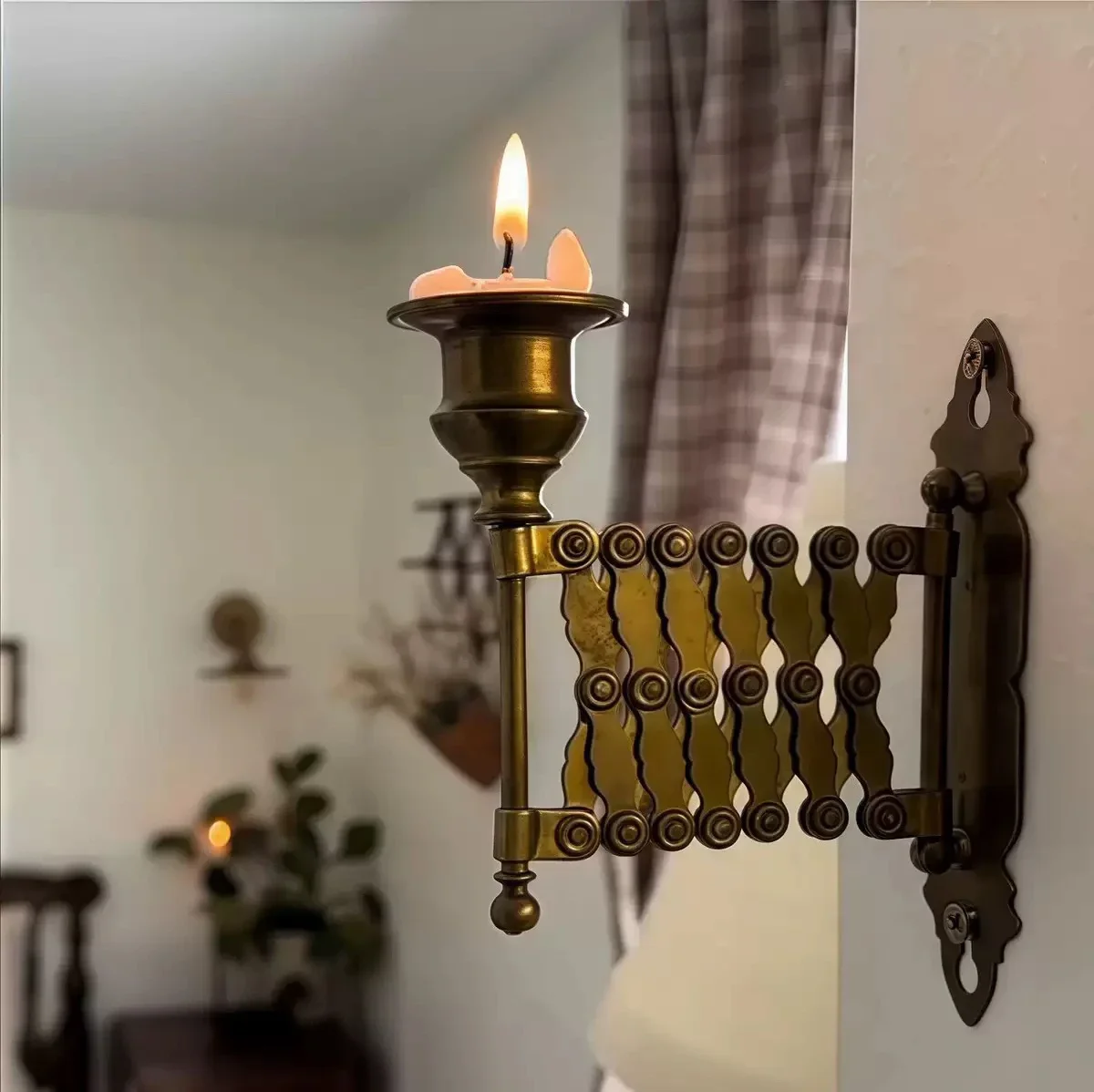 Extending Taper Candle Holder
Extending Taper Candle Holder