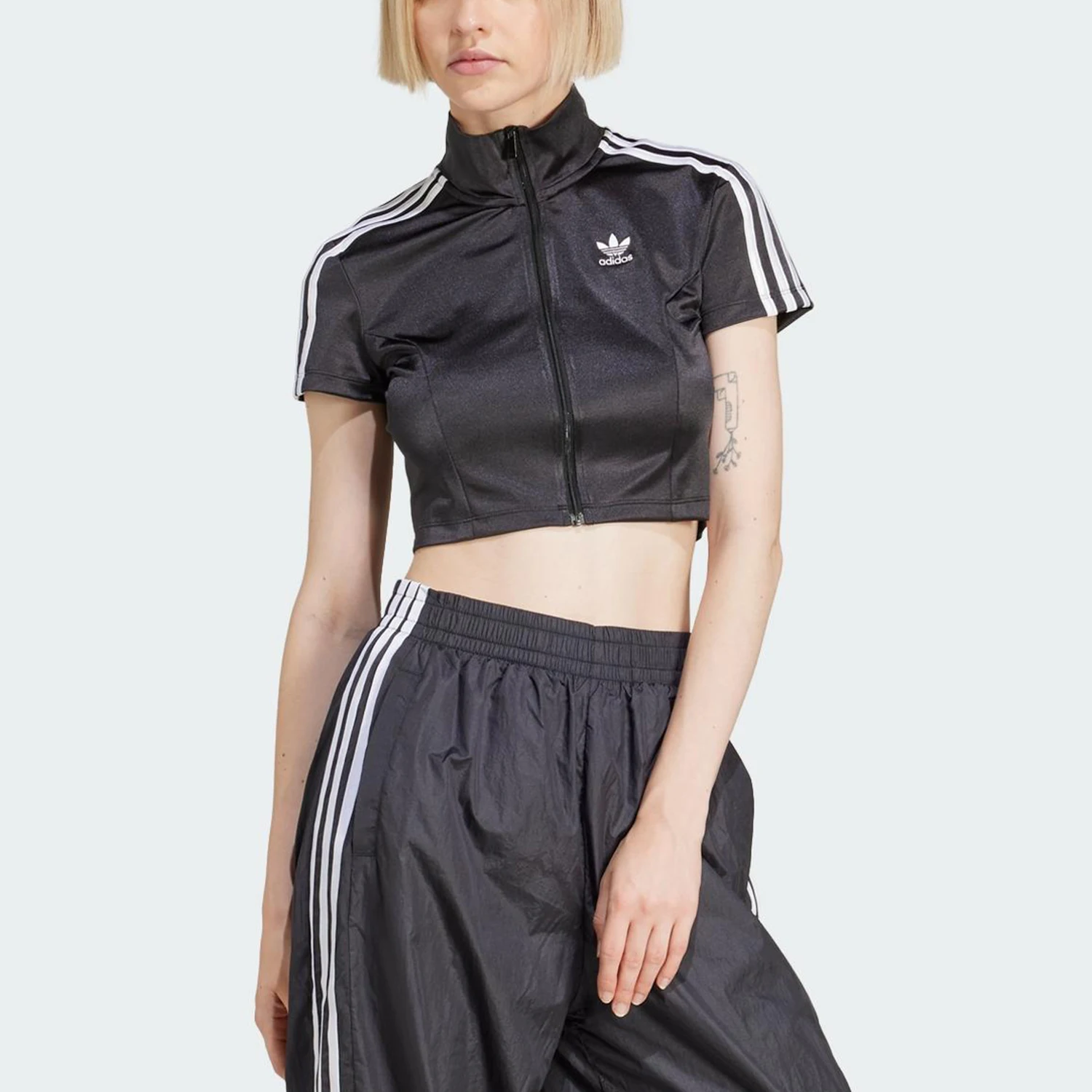 Adidas Authentic Three Leaves Women's Stand Collar Breathable Sports Short Sleeve Top JD0277
Adidas Authentic Three Leaves Women's Stand Collar Breathable Sports Short Sleeve Top JD0277