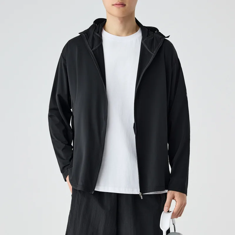 2025Мужское прохладное летнее легкое мужское пальто из эластичного шелка с капюшоном
2025Мужское прохладное летнее легкое мужское пальто из эластичного шелка с капюшоном