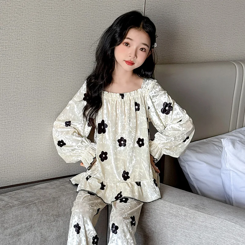 Girls Sleepwear 2Pieces Of PJ Sets Sweetheart Long Sleeve+Long Pants Sleeping Wear Suit Child Velvet Warm HomeWear Set Size 3-14 
Girls Sleepwear 2Pieces Of PJ Sets Sweetheart Long Sleeve+Long Pants Sleeping Wear Suit Child Velvet Warm HomeWear Set Size 3-14