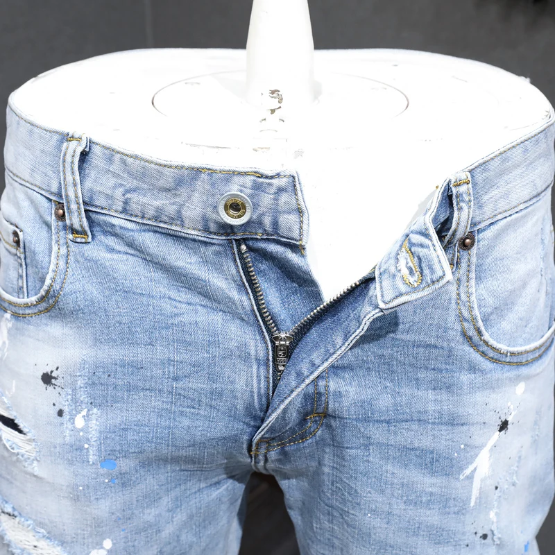 Модные новые мужские джинсы, окрашенные, царапанные, стираные, ностальгические, эластичные, приталенного кроя, голубые джинсы, уличный дизайнер p
Модные новые мужские джинсы, окрашенные, царапанные, стираные, ностальгические, эластичные, приталенного кроя, голубые джинсы, уличный дизайнер p